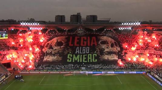 VIDEO. Se întâmplă în 2017. Ultraşii Legiei Varşovia i-au bătut pe jucători după meciul pierdut cu Poznan!