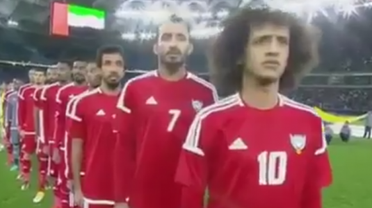 VIDEO | Organizatorii au redat imnul greşit la un meci din Cupa Golfului. Reacţia jucătorilor :)