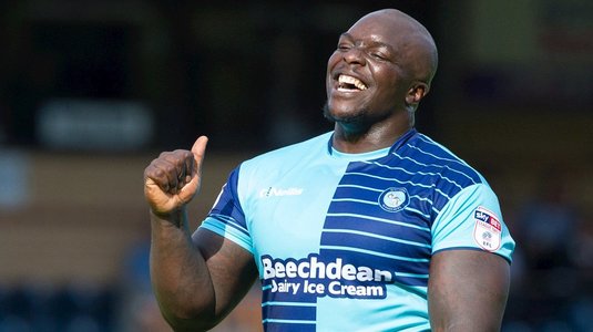 Bursa transferurilor de pe reţelele de socializare. Chelsea, refuzată de "Bestia" Akinfenwa: "Nu pot să accept aşa ceva"