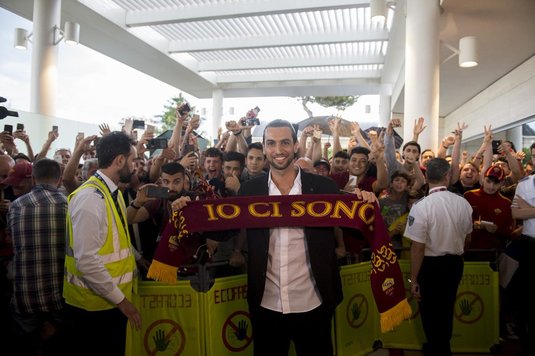 E nebunie pe Olimpico! AS Roma a anunţat trei transferuri în 24 de ore!  Ultimul sosit a costat-o 24 de milioane de euro