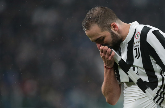 După ce l-a transferat pe Cristiano Ronaldo, Juventus e gata să-l vândă pe Higuain. Ce mare echipă e gata să-l transfere!