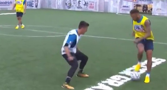 VIDEO | Gest foarte controversat făcut de Neymar. Cum a reacţionat după ce a fost deposedat de un copil