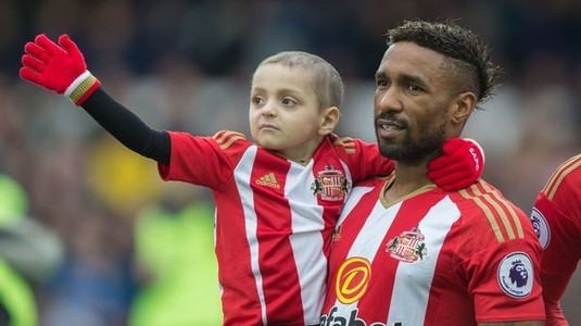 VIDEO | Jermain Defoe şi-a făcut un tatuaj în memoria lui Bradley Lowery, micuţul fan al lui Sunderland, decedat la vârsta de şase ani