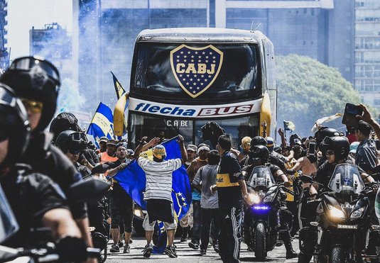 Boca Juniors nu vrea să mai joace manşa retur a finalei Copei Libertadores şi cere descalificarea echipei River Plate