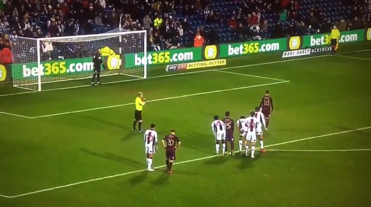 VIDEO | ”E cel mai prost penalty din toate timpurile”. A vrut să dea scăriţă, dar mingea s-a mişcat un metru