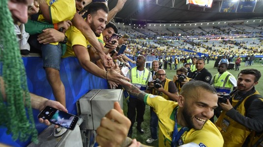 Dani Alves e de neoprit şi la 36 de ani. A luat Copa America şi a fost ales jucătorul turneului. Câte trofee are fundaşul brazilian în carieră
