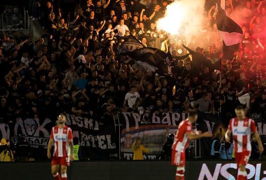Mai mulţi suporteri care au fost la derby-ul Partizan - Steaua Roşie, infectaţi cu coronavirus 