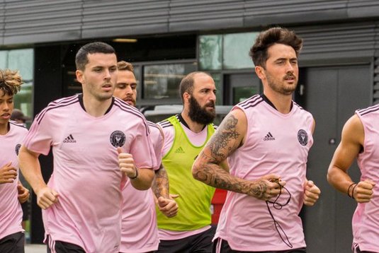 Transformare surprinzătoare a fotbalistului plătit cu 7.5 milioane de euro pe sezon! Cum s-a prezentat Higuain la antrenamentele echipei lui Beckham