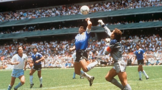 Suma incredibilă plătită pentru tricoul în care Maradona a marcat cu "Mâna lui Dumnezeu". Au fost doborâte toate recordurile