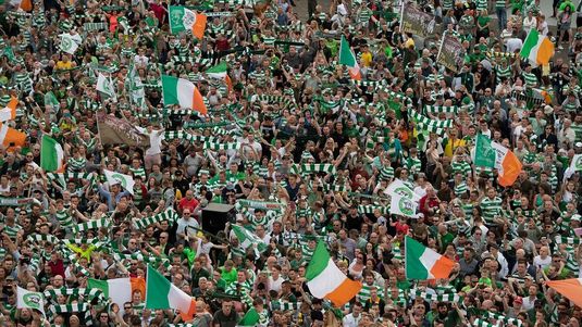 VIDEO | ”Este de speriat”. Atmosferă sud-americană la derby-ul dintre Celtic şi Rangers. Cei 60000 de spectatori au făcut stadionul ”să tremure” la propriu