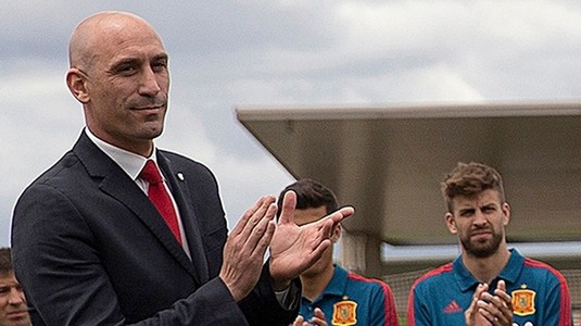 Un nou scandal uriaş în Spania. Luis Rubiales i-a plătit sume halucinante lui Pique. Pentru ce sunt anchetaţi cei doi