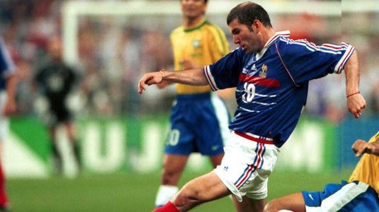 Un tricou nepurtat al lui Zinedine Zidane de la finala Cupei Mondiale din 1998 a fost vândut pentru 52.000 de euro