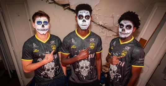 Sochaux joacă împotriva lui Versailles cu tricouri speciale de Halloween