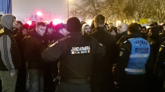 Sute de suporteri ai echipei PAOK Salonic, la Timişoara pentru a se interesa de situaţia celor cei 3 răniţi din accidentul de lângă Lugoj! 7 microbişti au murit