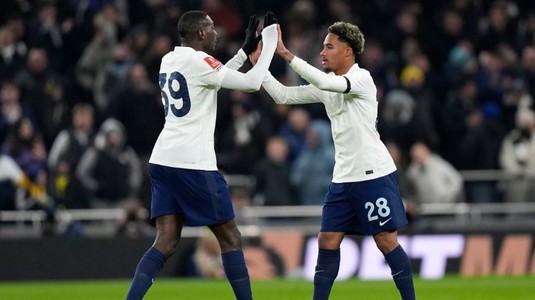 "A explodat un pneu". Colegii lui Drăguşin, implicaţi într-un accident chiar înaintea meciului de Champions League