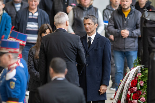 Grecii, impresionaţi de gestul lui Răzvan Lucescu după decesul lui ”Il Luce”: ”Un comportament plin de demnitate şi caracter”