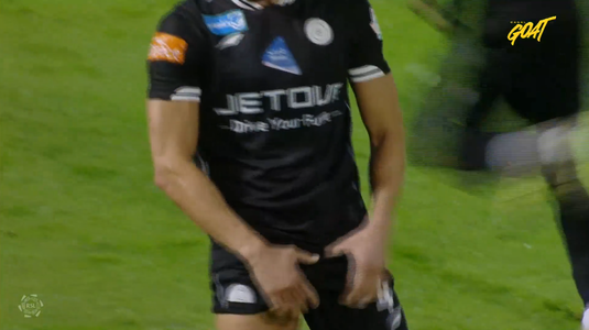 VIDEO | Gest incredibil al fostului jucător de la Lazio. Fundaşul a făcut un semn obscen, iar arbitrul l-a eliminat imediat