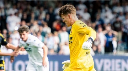 Fiul unei legende de la Barcelona a scris istorie în Eredivisie. A marcat o "dublă", deşi este portarul echipei