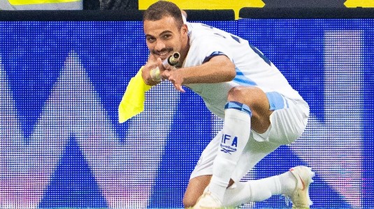 Moment inedit în Liga Naţiunilor. Un fotbalist a fost eliminat pentru că şi-a sărbătorit golul marcat cu ajutorul fanionului de la corner