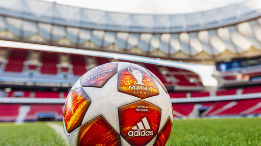 GALERIE FOTO | E woooow! A fost lansată mingea oficială pentru etapele eliminatorii ale UEFA Champions League