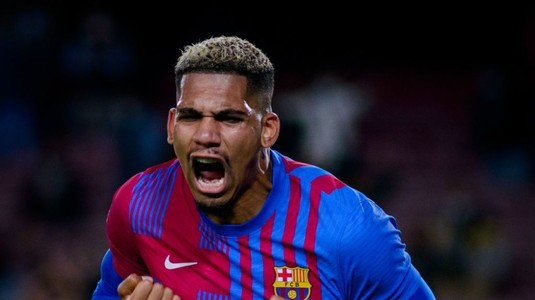 Araujo s-a accidentat şi foarte probabil nu va juca în meciul FC Barcelona - Dinamo Kiev din Liga Campionilor