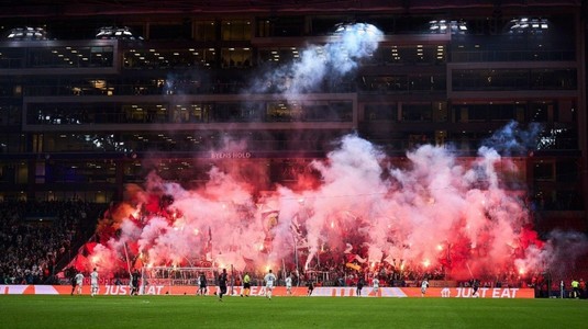 Bayern Munchen, amendată de UEFA după ce fanii au aruncat cu torţe la meciurile din Liga Campionilor