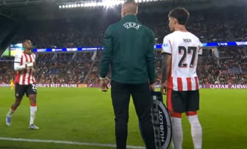 ”Îl vor costa lucrurile astea”. Eroarea comisă de Man la un gol încasat de PSV în eşecul din UCL: ”Nu te poţi supăra că nu ai jucat mai mult”