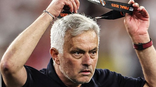 FOTO | ”Merit mai mult”. Mourinho nu ţine locul 2 în casă! Unde a ajuns medalia după prima finală europeană pierdută