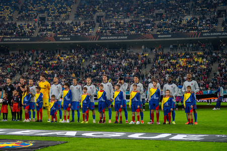 FOTO | Ce banner au afişat suporterii italieni în prima repriză din FCSB - Bologna. Au "înţepat" gazdele