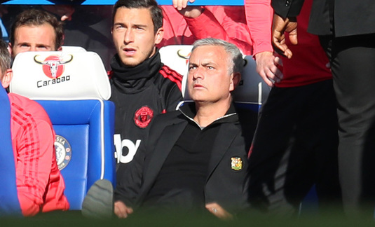 FOTO INCREDIBIL | Privirea lui Mourinho spune totul! Ce a putut face secundul lui Sarri după golul lui Chelsea. Portughezul a sărit la bătaie