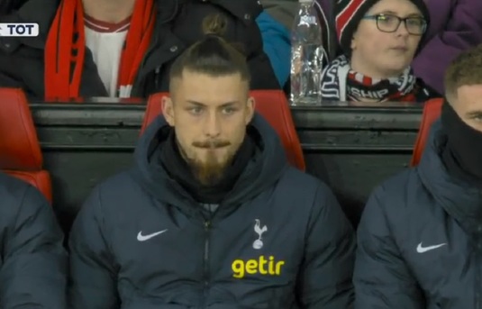 VIDEO | Radu Drăguşin, doar rezervă în Manchester United - Tottenham. Cum a apărut românul pe banca lui Spurs
