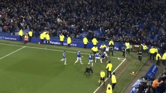 Nebunie în Premier League între Everton şi Liverpool, în ultimul meci jucat pe Goodison Park! Golul din prelungiri i-a adus pe suporteri pe teren