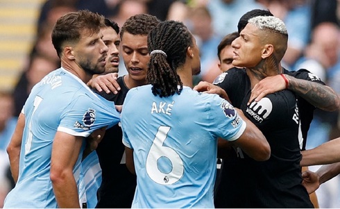 Dezastru pentru Manchester City. Trupa lui Pep Guardiola, eşec cu Tottenham. Fanii Spurs au făcut valuri pe Etihad