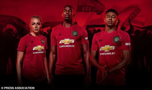 FOTO | Echipă de Europa League, echipament de Champions League. Manchester United şi-a prezentat tricourile pentru sezonul următor