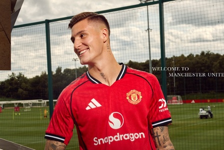 OFICIAL | Manchester United, încă un transfer bombă! A plătit 85 de milioane de euro pe noul atacant central al echipei