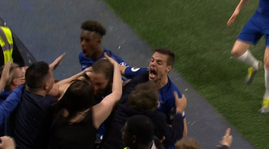 VIDEO | Higuain, acuzat că s-a bucurat indecent după golul lui Chelsea: ”Şi-a pus capul pe sânii ei” Imaginile fac furori pe internet