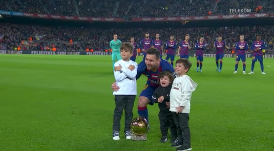 VIDEO | Leo Messi a adus "aurul" pe Camp Nou. Starul Barcelonei a prezentat fanilor cel de-al şaselea Balon de Aur din carieră
