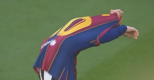 VIDEO | Moment emoţionant pe Camp Nou. Diego Maradona a fost comemorat în ziua în care clubul a împlinit 121 de ani. UPDATE | Ce tricou a purtat Messi pe dedesubt