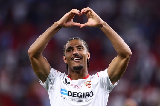 OFICIAL | FC Sevilla, prima mutare după câştigarea Europa League. A semnat până în 2027