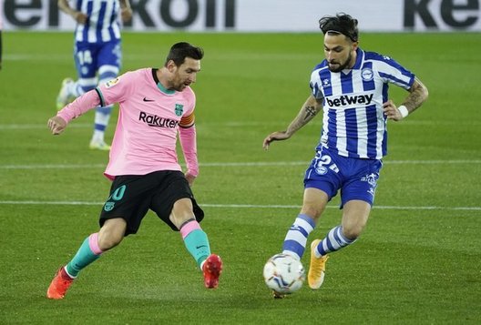 Încă un pas greşit pentru Barcelona în LaLiga. Cu un om în plus jumătate de oră, Messi & Co. au reşit doar un egal pe terenul lui Alaves