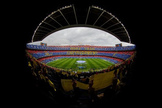 Record în fotbalul feminin! Au fost înregistraţi 91.553 de spectatori la meciul FC Barcelona - Real Madrid, scor 5-2. Echipa catalană s-a calificat în semifinalele Ligii Campionilor