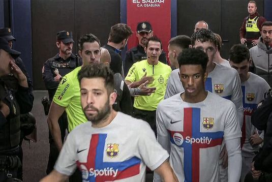 VIDEO | Gerard Pique a fost eliminat la ultimul meci pentru Barcelona! Ce i-a spus arbitrului pe tunel