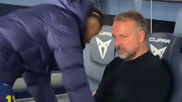 "E cea mai importantă persoană pentru mine aici, îmi tot răsuna în cap acea conversaţie". Flick a explicat imaginile surprinzătoare de la finalul meciului cu Alaves