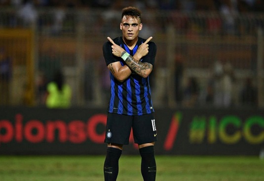 FOTO | O vedetă de la Inter a lovit cu maşina o femeie aflată pe bicicletă. Ce s-a întâmplat
