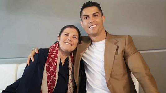 E clar cât se pricepe mama lui Ronaldo la fotbal. Postare incredibilă: "Cristiano a salvat-o pe Juventus de la retrogradare"