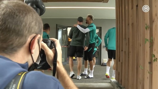VIDEO | Eriksen, vizită în cantonamentul lui Inter după incidentul de la EURO 2020. S-a îmbrăţişat cu Ionuţ Radu