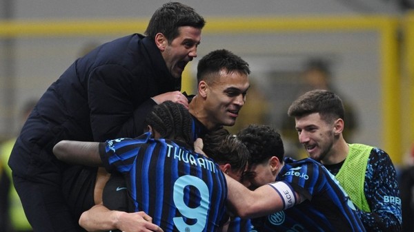 Fotbalistul lui Chivu şi-a dat acordul să semneze cu FC Barcelona. Ce anunţă presa din Spania