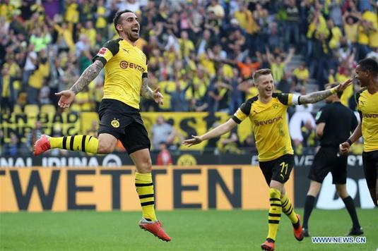 LIVE VIDEO | Augsburg - Dortmund, 21:30, Telekom Sport 3. Provocare pentru lider