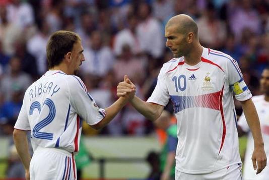 Zinedine Zidane şi Frank Ribery preiau o echipă de top din Europa! Francezii vor câştigarea trofeului Champions League
