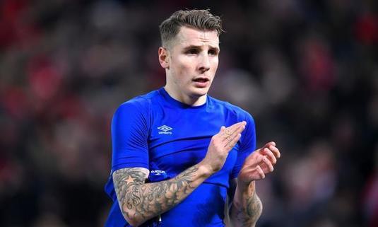 PSG vrea un fotbalist din Premier League. Campioana Franţei a deschis discuţiile pentru transfer